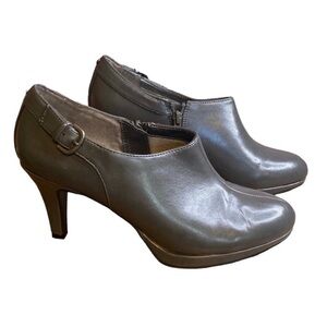 Life Stride Comfort Grey Platform Round Toe Heeled Bootie   Size 8